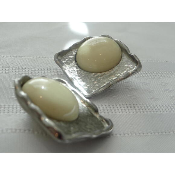 Vintage Les Bernard Signed Silver Tone and Cream Clip-On Earrings Lot 3 - Picture 8 of 9